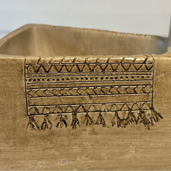 Serene Llama Peru Figurine Container Planter 7.5 inch remote control holder EUC - Picture 5 of 11